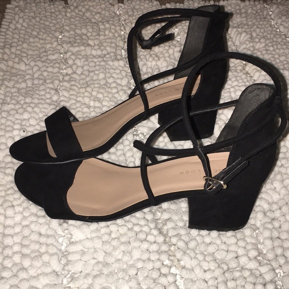 New Look black wedge heels - Picture 3 of 3
